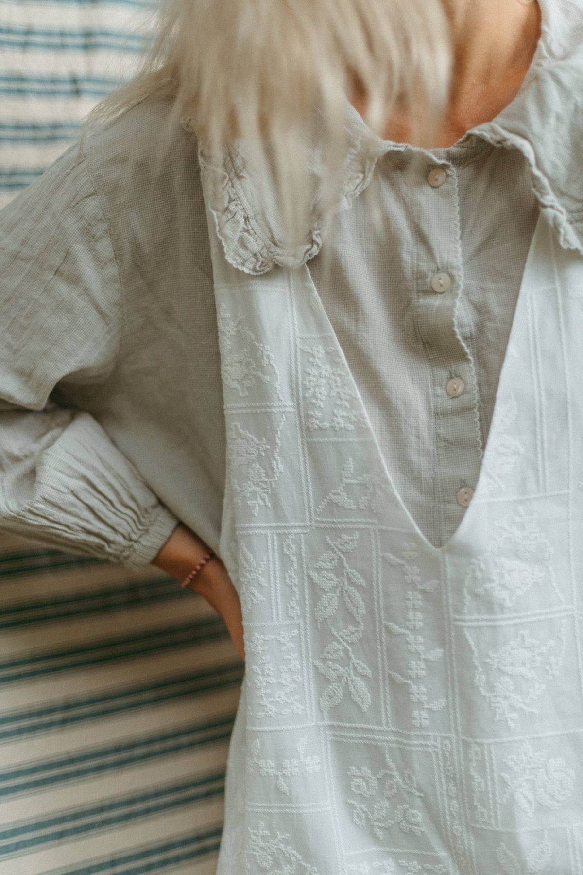 Pinafore dress / lace