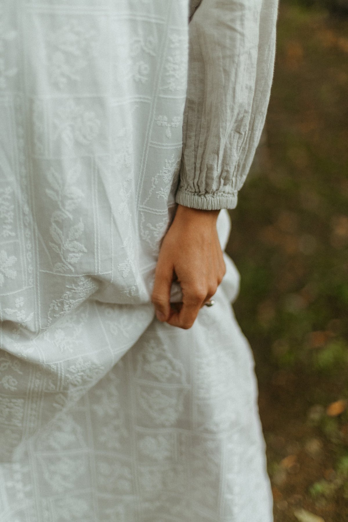Pinafore dress / lace