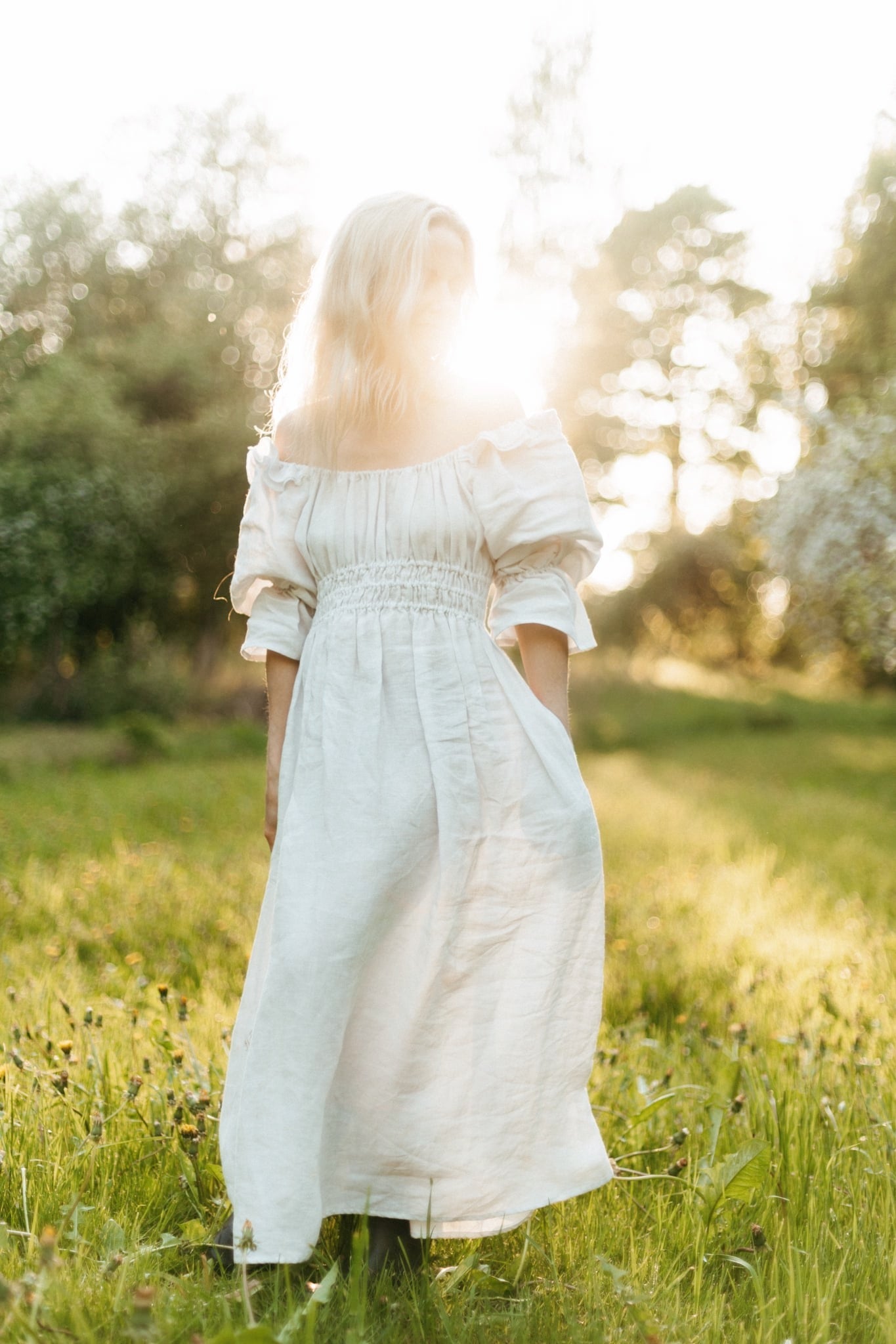 Gratitude in linen / white