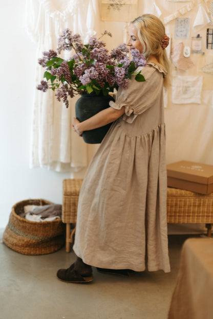 Heritage dress / linen