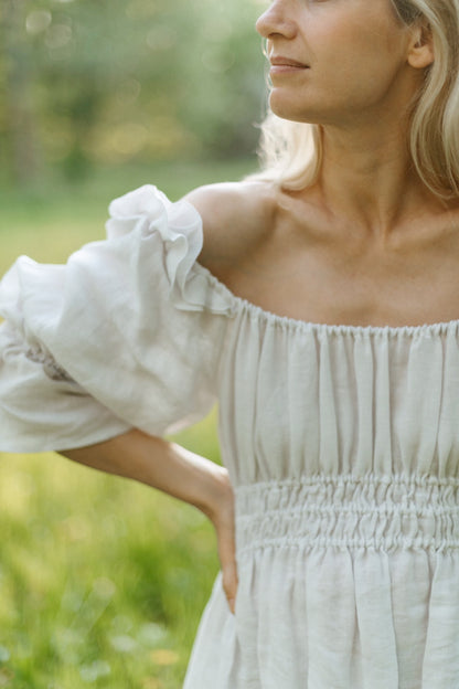 Gratitude in linen / white