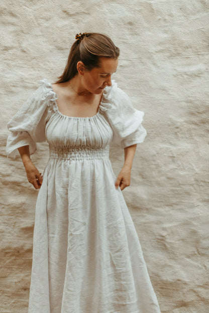 Gratitude in linen / white