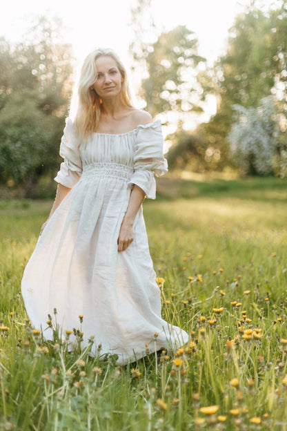 Gratitude in linen / white