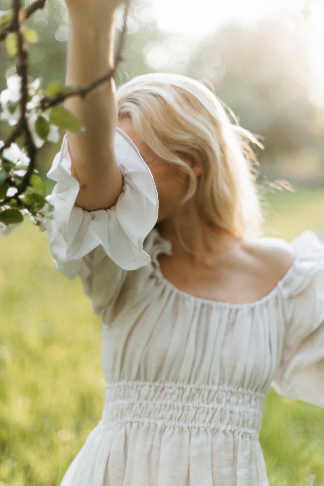 Gratitude in linen / white