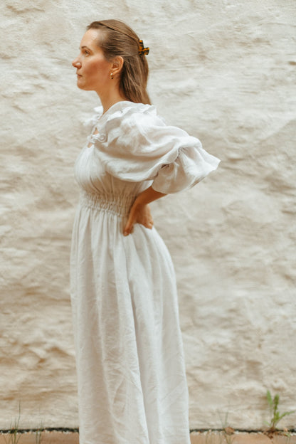 Gratitude in linen / white