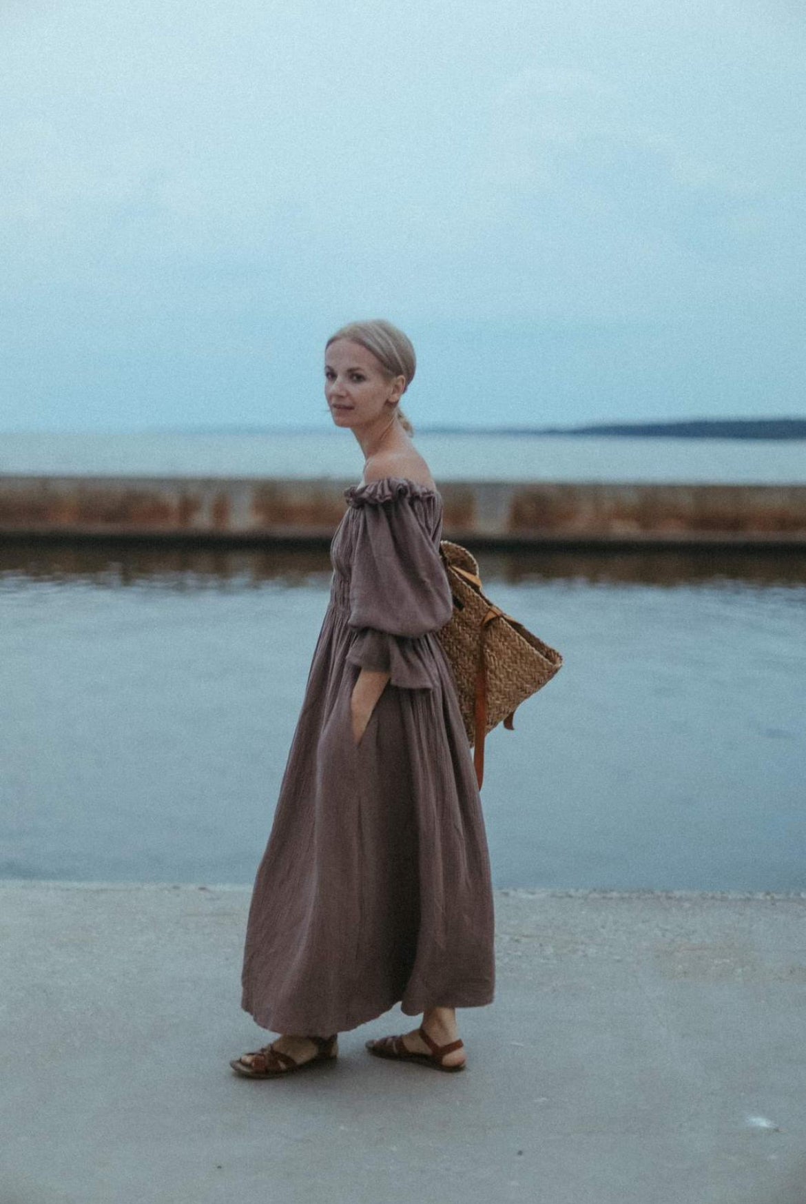 GRATITUDE / taupe (pre-order)