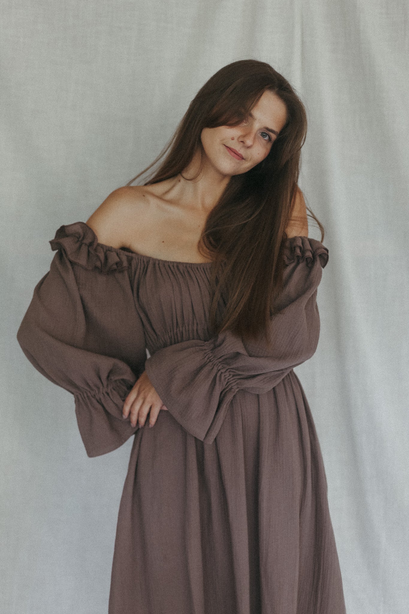 GRATITUDE / taupe (pre-order)